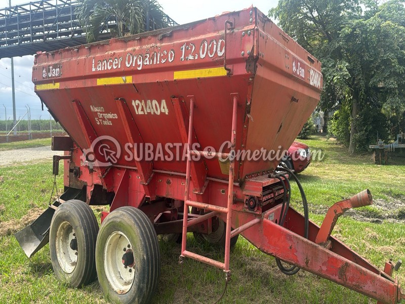 distribuidor de abono org nico jan 12000 de arrastre en miranda 5.jpg